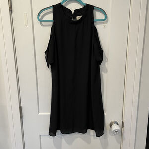 Everly Little Black Dress Sz M Keyhole Cold Shoulder Classic Minimalist
